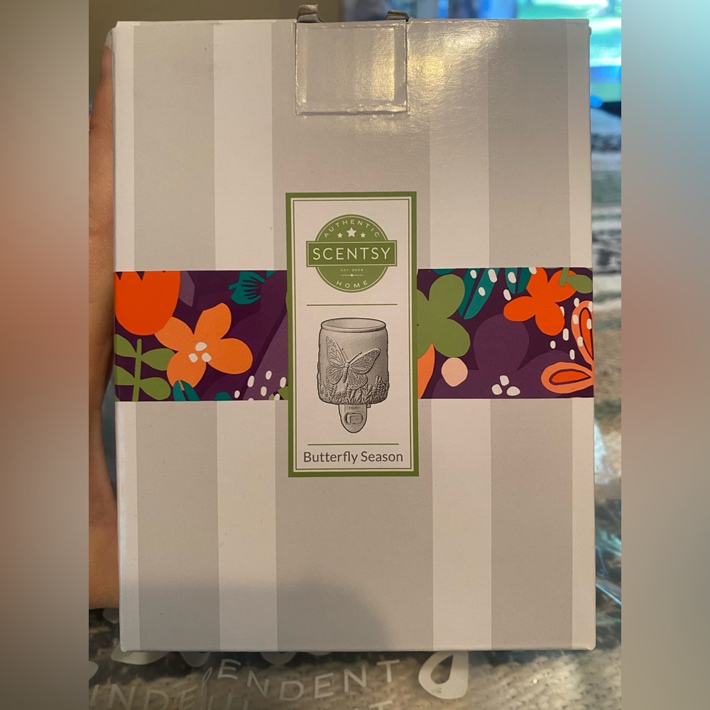 Scentsy Warmer Butterfly Season BNIB